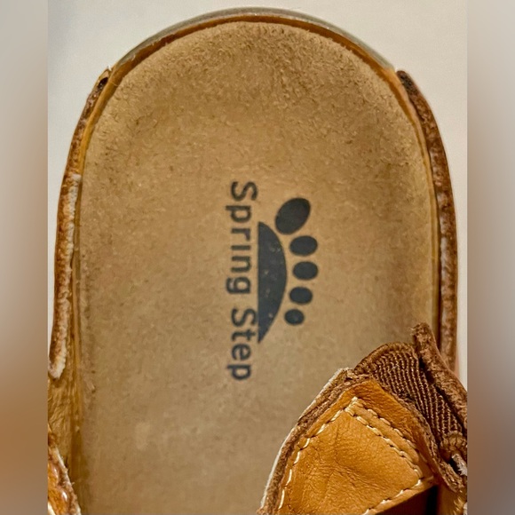 Spring Step Lightweight Brown Shoes - Picture 8 of 9
